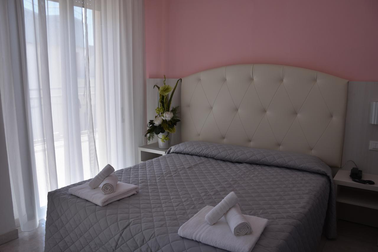 Hotel Gambrinus 리미니 외부 사진